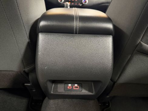 Used 2023 Nissan Altima 2.5 SV FWD image 23