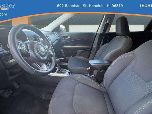 Used 2018 Jeep Compass Sport w/ Tech Group FWD image 13