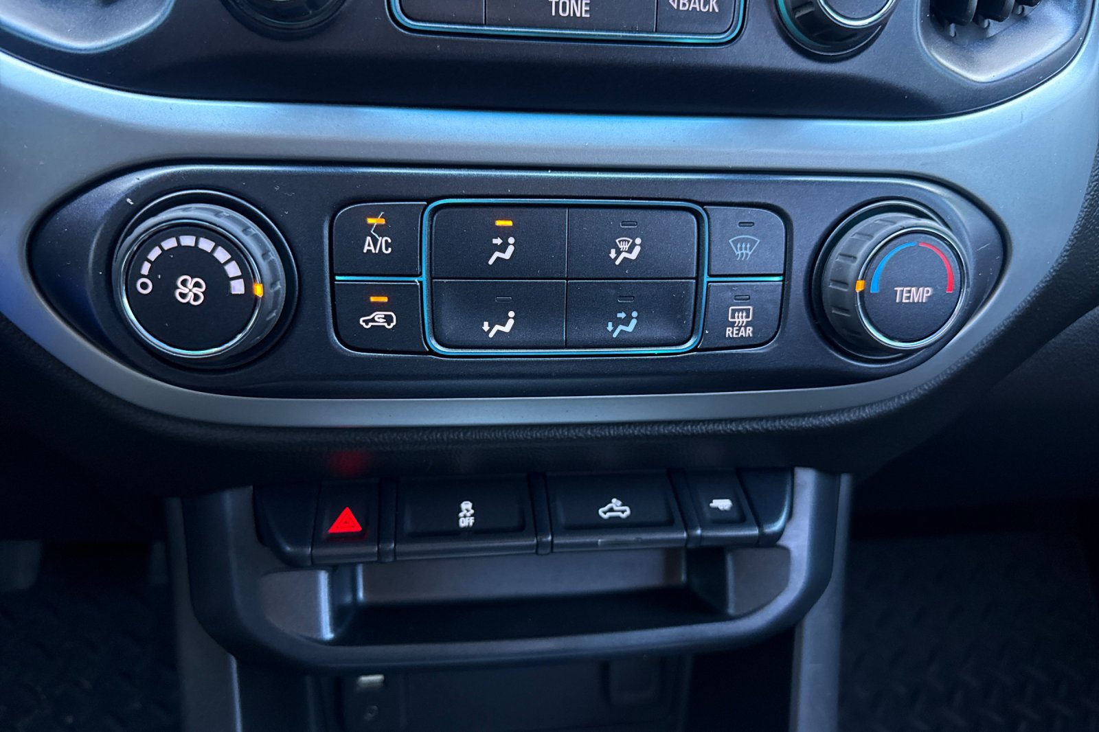 Used 2018 Chevrolet Colorado LT w/ LT Convenience Package AWD/4WD image 26