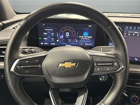 Used 2025 Chevrolet Traverse LT image 20