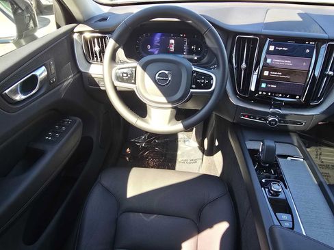 Used 2025 Volvo XC60 B5 Plus AWD/4WD image 18