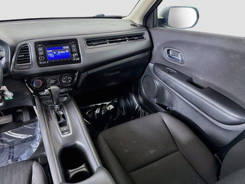 Used 2018 Honda HR-V LX image 25