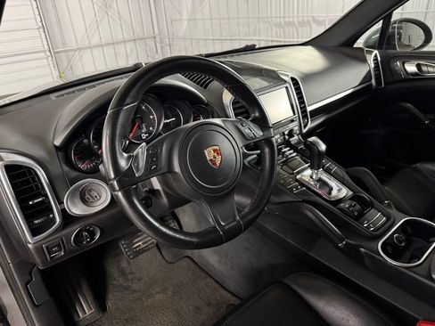 Used 2014 Porsche Cayenne Diesel AWD/4WD image 19