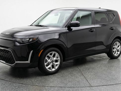 Used 2025 Kia Soul LX w/ LX Technology Package FWD image 3