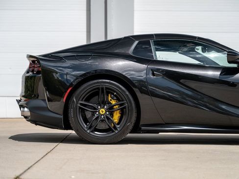 Used 2022 Ferrari 812 GTS RWD image 10