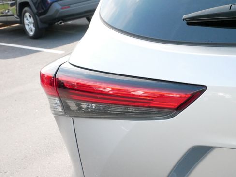 Used 2023 Toyota Highlander Platinum image 17