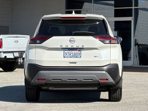 Used 2023 Nissan Rogue SV FWD image 5