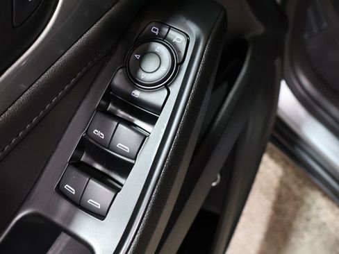 Used 2023 Chevrolet Traverse LT w/ Rear Camera Mirror Package image 14