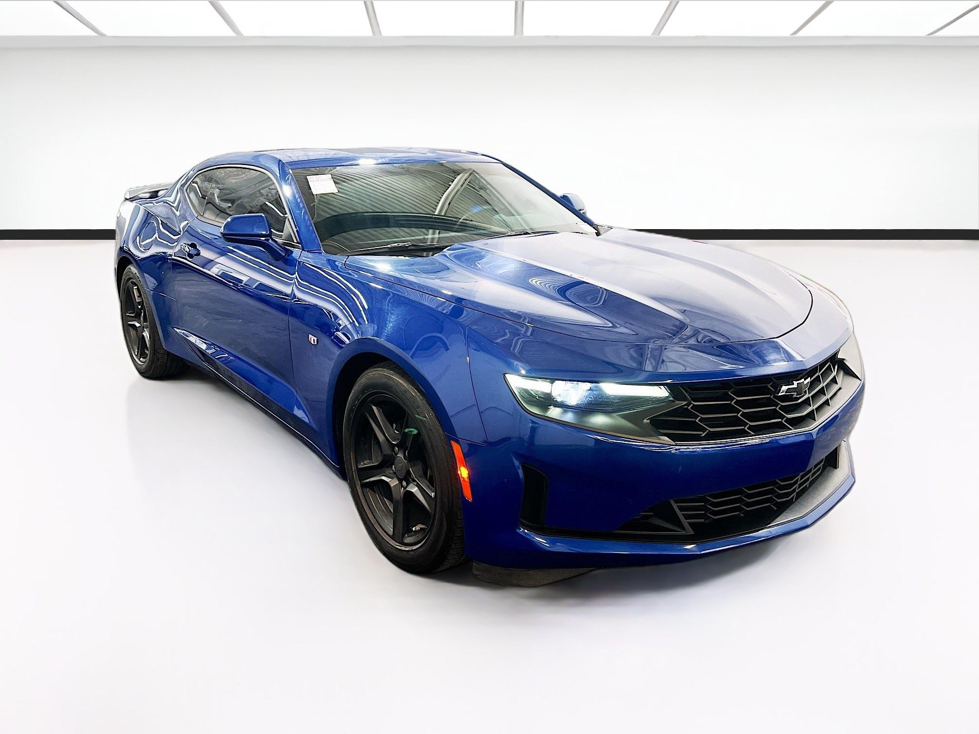Used 2023 Chevrolet Camaro LT w/ Technology Package RWD image 3