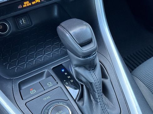 Certified 2023 Toyota RAV4 LE AWD/4WD image 21