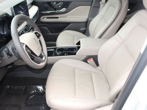 Used 2023 Lincoln Corsair Reserve w/ Jet Appearance Package image 5