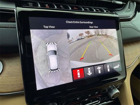 Used 2025 Jeep Grand Cherokee L Summit image 31