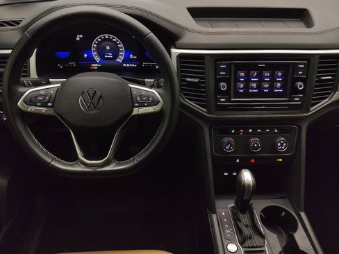 Used 2022 Volkswagen Atlas Cross Sport SE FWD image 22