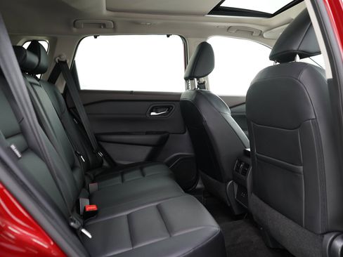 Used 2023 Nissan Rogue SV w/ SV Premium B Package AWD/4WD image 13