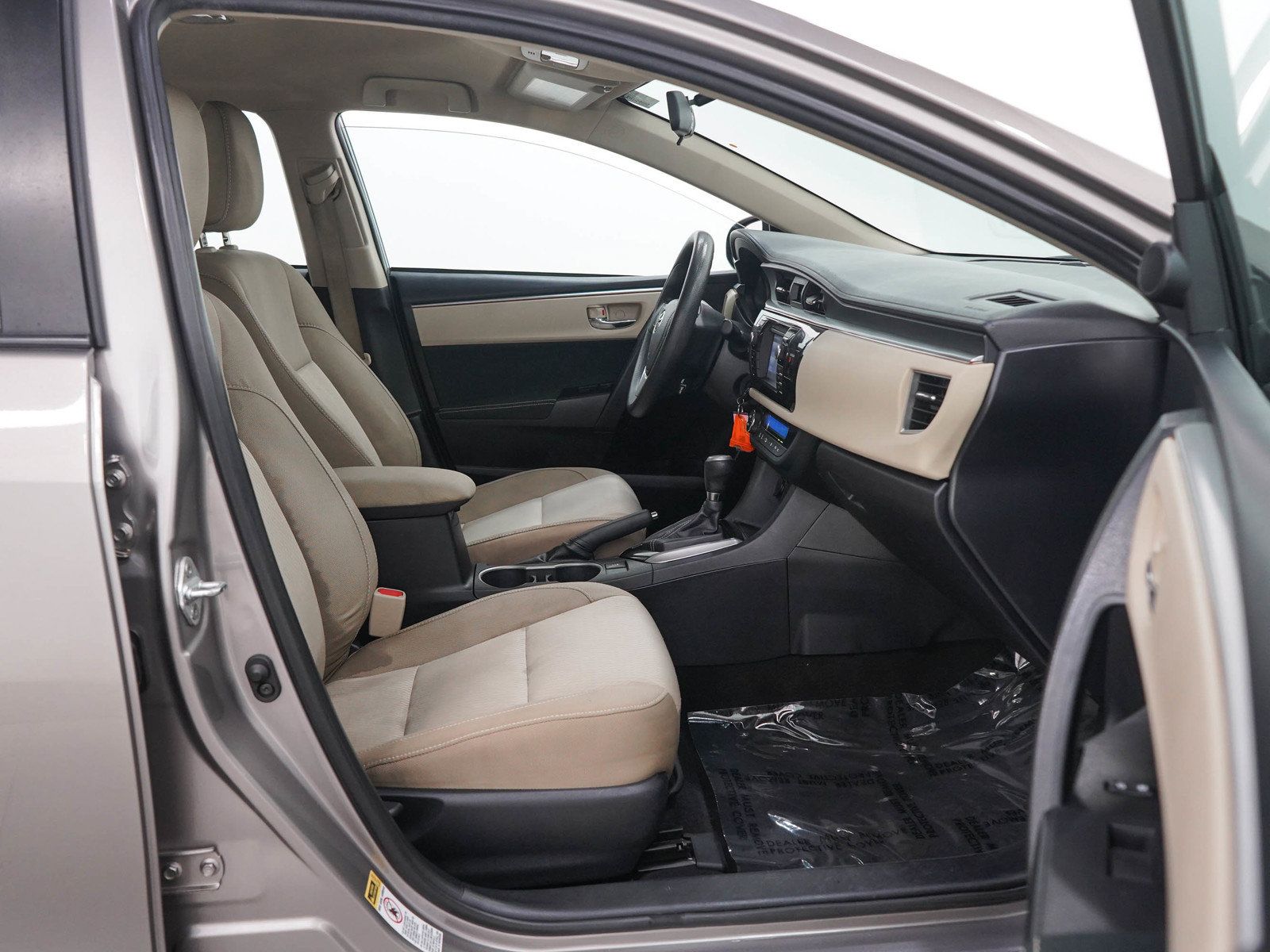 Used 2016 Toyota Corolla LE FWD image 11