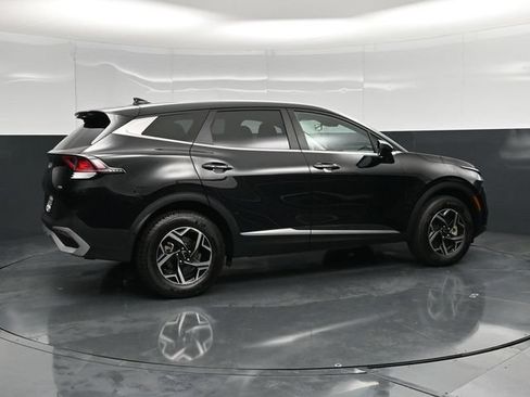 Used 2025 Kia Sportage LX AWD/4WD image 4
