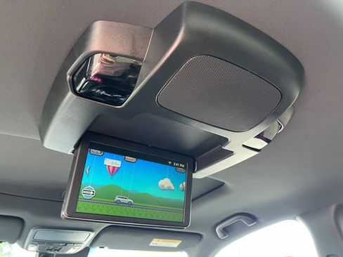 Used 2022 Honda Pilot Black Edition image 23