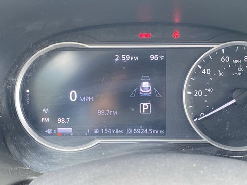 Used 2019 Nissan Kicks SV FWD image 30
