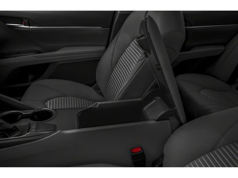Used 2023 Toyota Camry SE image 12