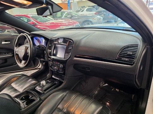 Used 2017 Chrysler 300 S RWD image 8