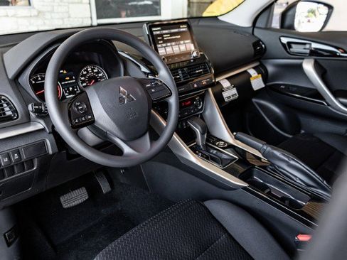New 2025 Mitsubishi Eclipse Cross LE image 6