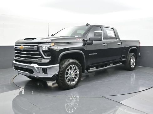 New 2026 Chevrolet Silverado 2500 LTZ w/ LTZ Convenience Package AWD/4WD image 3