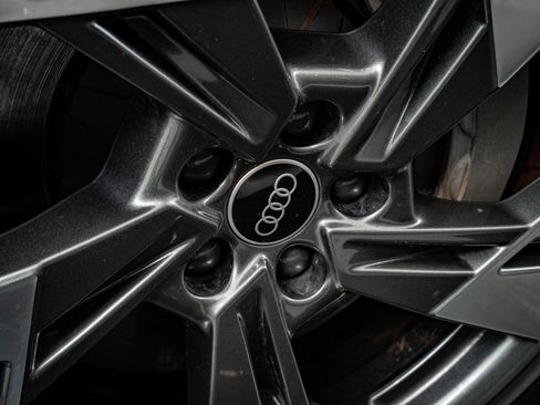 Used 2022 Audi e-tron Premium w/ Convenience Plus Package image 8