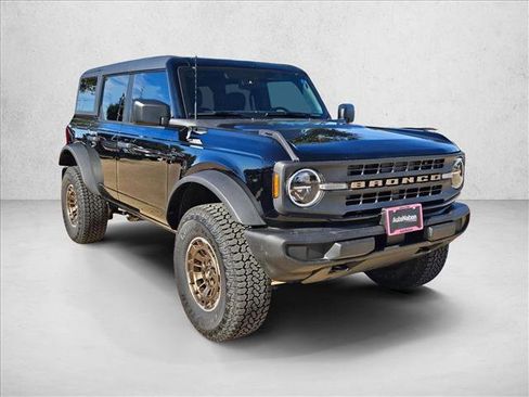 New 2025 Ford Bronco 4-Door image 7