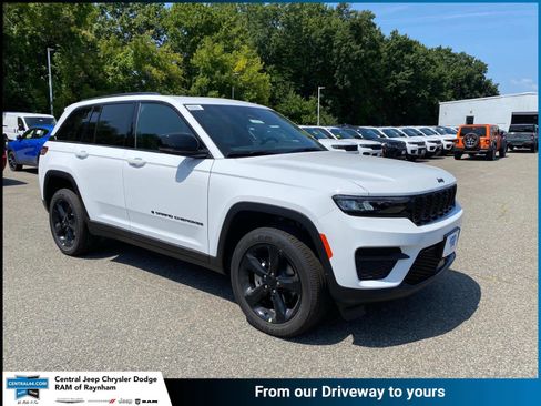 New 2025 Jeep Grand Cherokee Altitude image 1