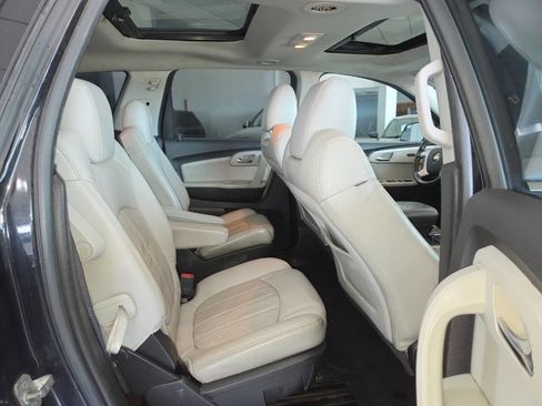 Used 2010 Chevrolet Traverse LTZ AWD/4WD image 25