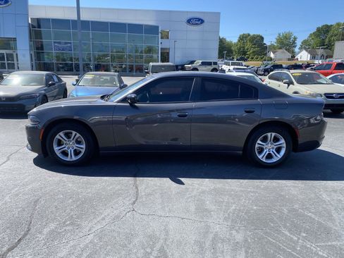 Used 2023 Dodge Charger SXT w/ Cold Weather Package RWD image 4