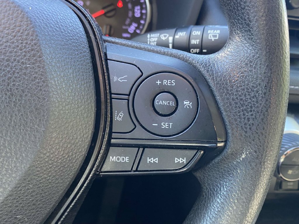 Used 2019 Toyota RAV4 XLE FWD image 21