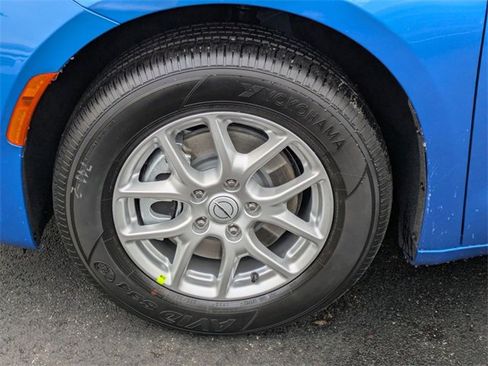 New 2026 Chrysler Pacifica Select image 30