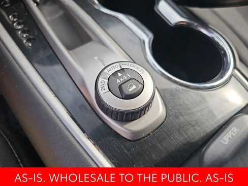 Used 2017 Nissan Pathfinder SV w/ SV Cold Weather Package AWD/4WD image 27