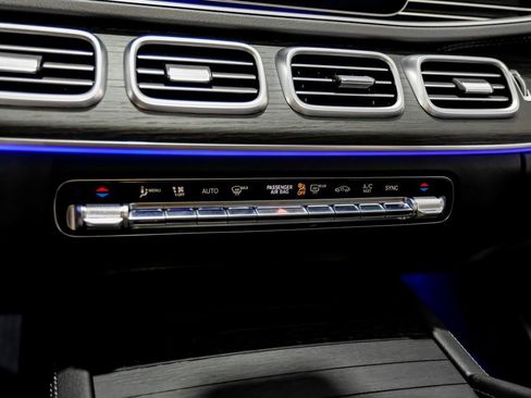 Used 2024 Mercedes-Benz GLS 450 4MATIC image 26