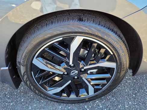 New 2025 Nissan Versa SR w/ Trunk Package image 6