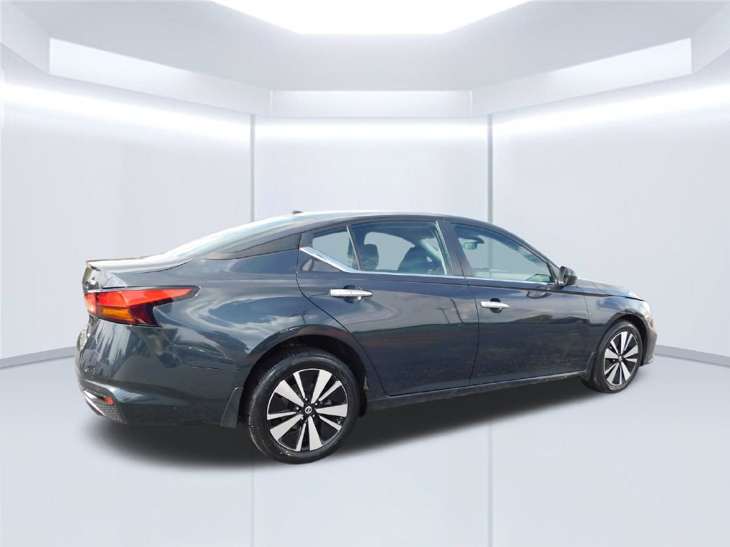 Used 2022 Nissan Altima 2.5 SV AWD/4WD image 3