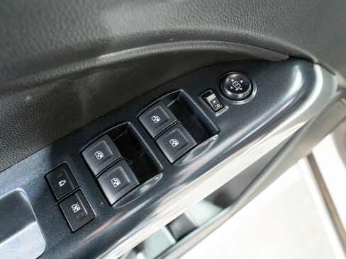 Used 2022 Chevrolet Colorado LT w/ LT Convenience Package image 14