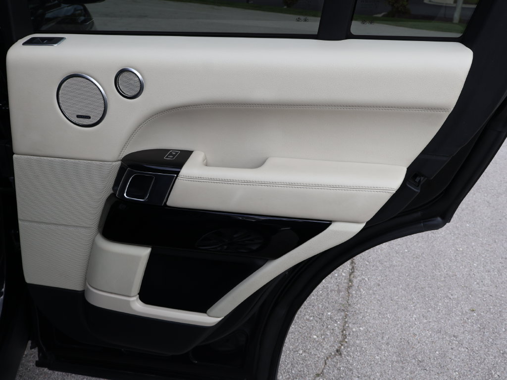 Used 2013 Land Rover Range Rover HSE AWD/4WD image 14