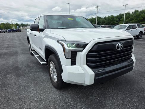 Used 2025 Toyota Tundra SR5 AWD/4WD image 6