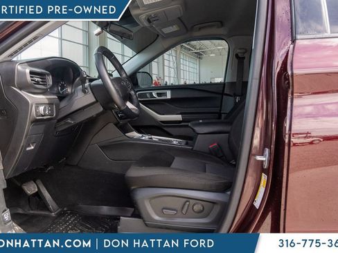 Certified 2022 Ford Explorer XLT w/ Class IV Trailer Tow Package AWD/4WD image 3