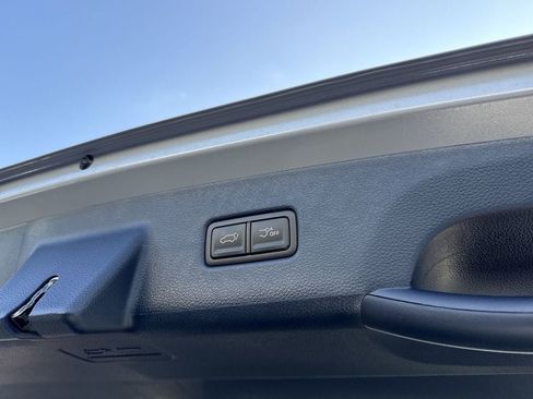 New 2026 Kia Carnival EX FWD image 44