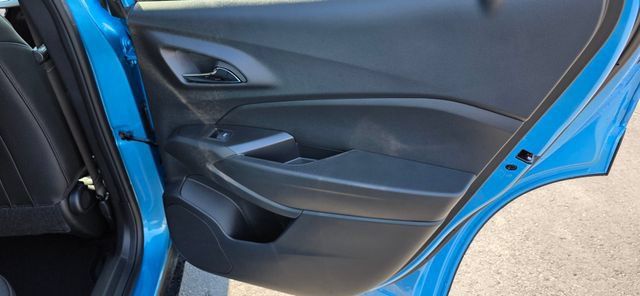 New 2026 Chevrolet Trax LT w/ Driver Confidence Package FWD image 12