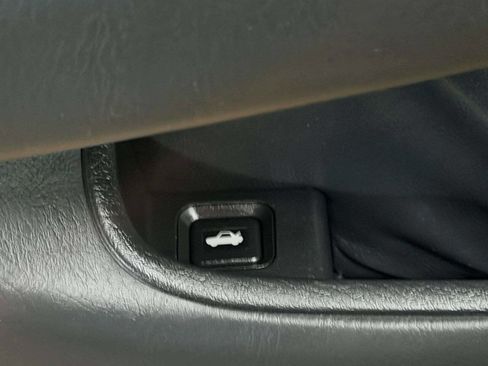 Used 2002 Acura RL image 18