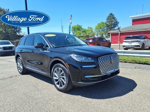 Used 2024 Lincoln Corsair AWD w/ Equipment Group 101A image 3