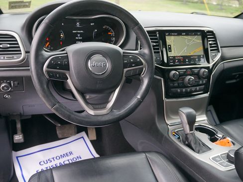 Used 2019 Jeep Grand Cherokee Limited AWD/4WD image 16
