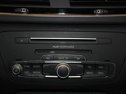 Used 2018 Audi Q3 2.0T Premium image 23