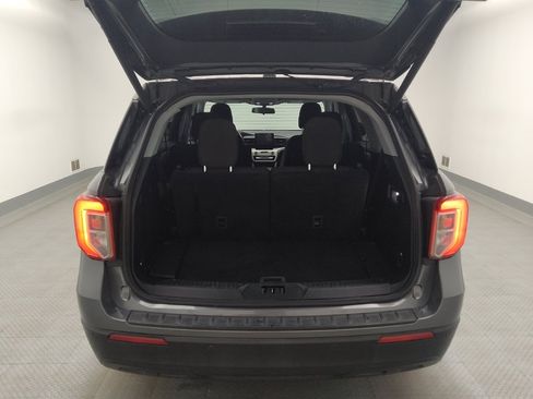 Used 2021 Ford Explorer XLT RWD image 29