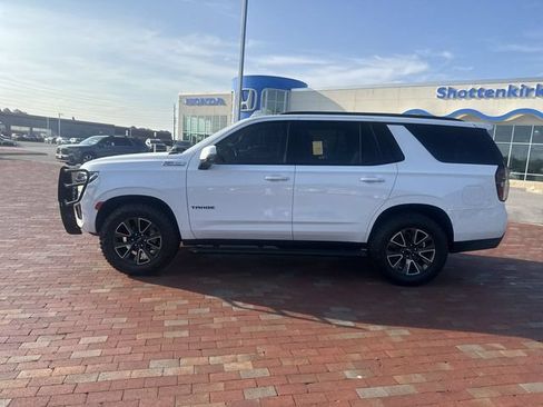 Used 2021 Chevrolet Tahoe Z71 w/ Luxury Package AWD/4WD image 3