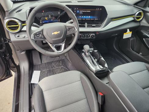 New 2026 Chevrolet Trax LT w/ Driver Confidence Package image 16